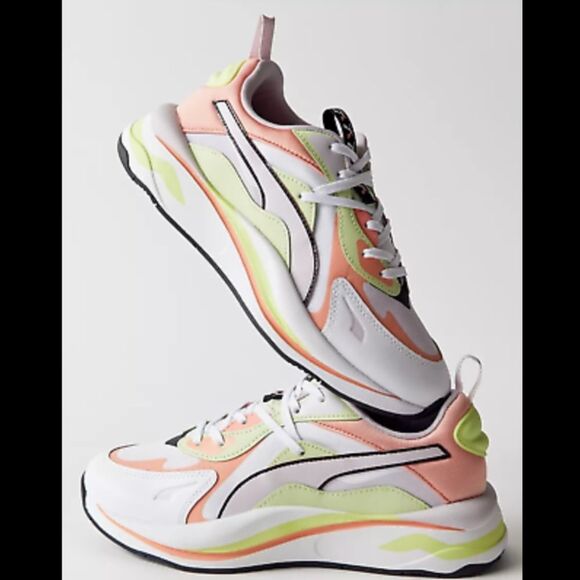 Puma RS-Curve Mismatch Women's Sneaker - Picture 1 of 7